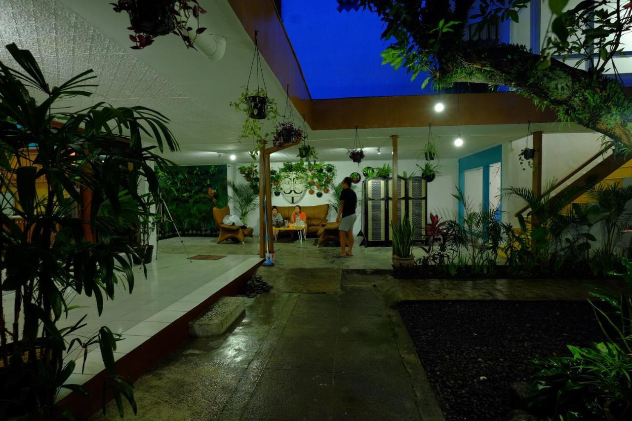 Snooze Malang Hostel Ngoại thất bức ảnh