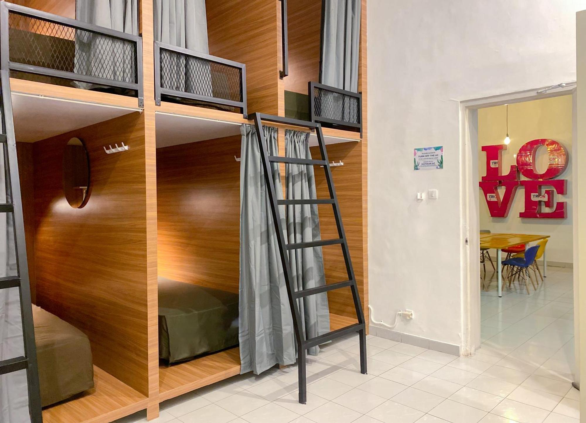 Snooze Malang Hostel Ngoại thất bức ảnh
